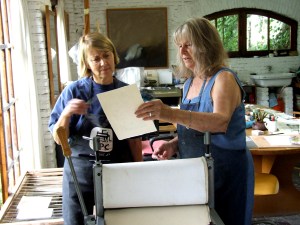 Cathy Naro, Maureen Booth in Maureen's printmaking studio in Granada, Spain